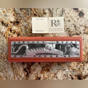 WOOD & ALUMINUM HAND TOOLED DECORATIVE CAT BOX*REGAL ART& GIFTS*Made in Thailand